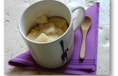 Mug cake poire