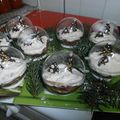 FORET ENCHANTEE DANS UNE BOULE DE NOEL