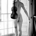 les vintages du samedi : En avant la musique "La musique est la langue des émotion" c'est pas con, car con reste un con.