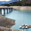 Les trésors enfouis dans le lac de Serre-Ponçon se dévoilent à l'étiage...