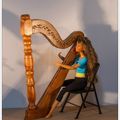 La répétition continue avec l'arrivée de la harpiste