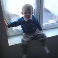 encore une nouveauté : Luka escalade la fenêtre