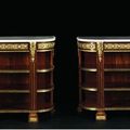 Paire de consoles-dessertes. Attribué à Jean-Henri Riesener (1734-1806). Paris, époque Louis XVI, vers 1763-1767.