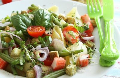 Salade de conchiglie et surimi 