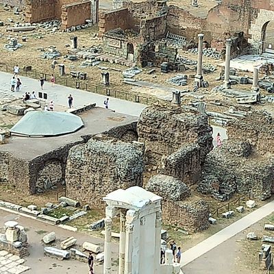 Journal d'été (Ô Jules César ! Ô Hadrien ! Ô ruines !)