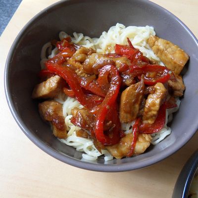 Nouilles chinoises au poivron et porc