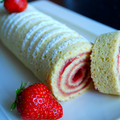 Biscuit roulé à la confiture fraise maison