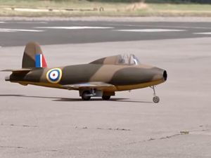 Le Gloster 28/39, un des premiers jet anglais.