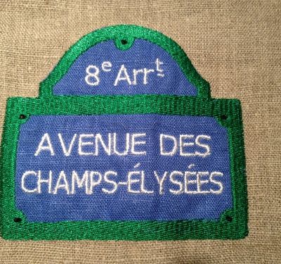 Les Champs Elysées 