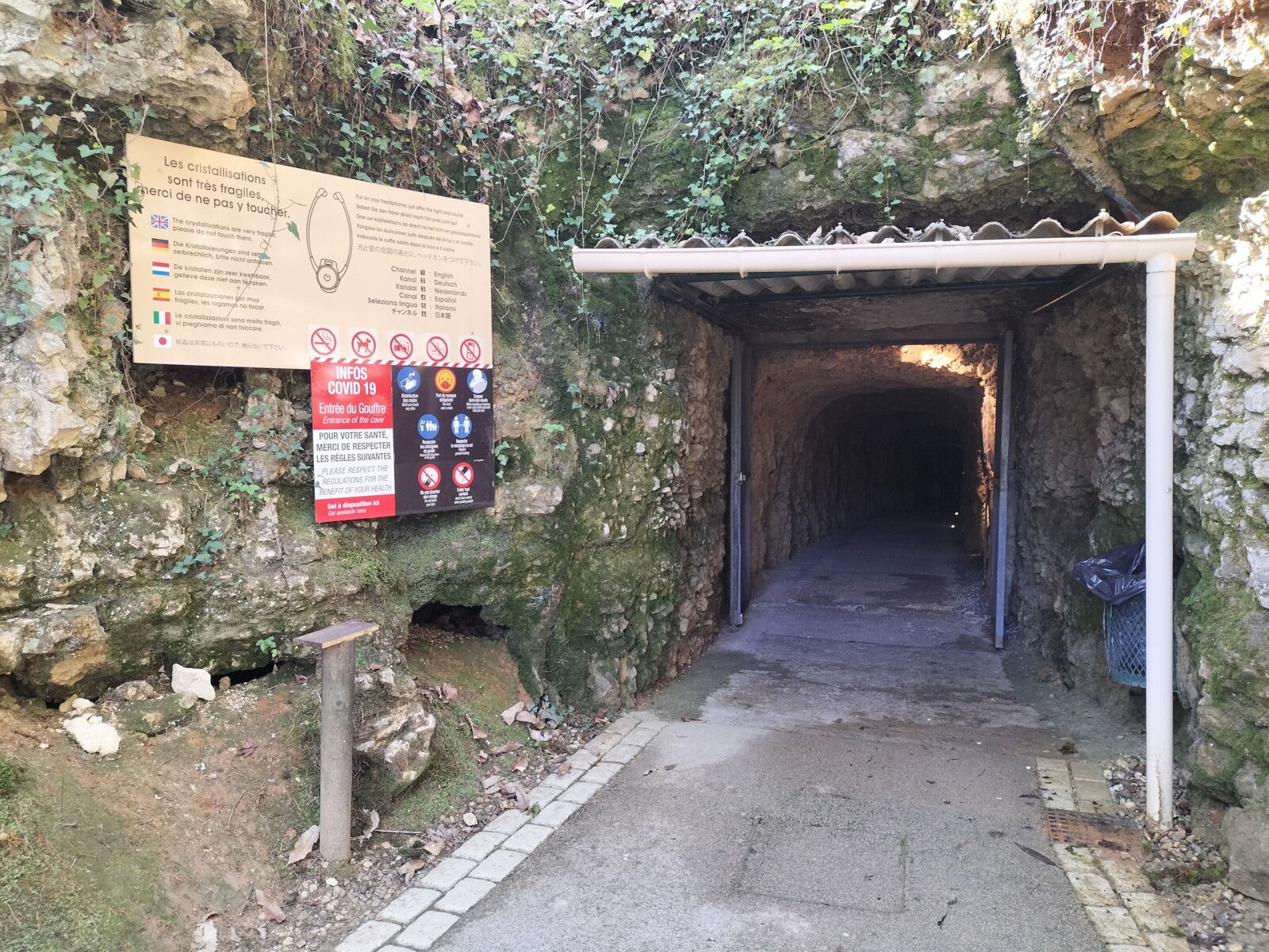 Audrix, Gouffre de Proumeyssac, entrée (24)