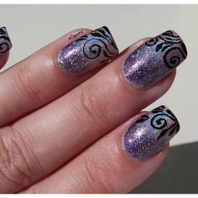 Arabesques et gouttes sur dégradé holographiques