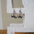 les moustaches