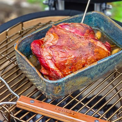 Gigot de 7 heures au Kamado Forest Grill