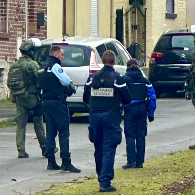 LE SUSPECT DE LA RUE CAMILLE GRISOT FORCE UNE MAISON AVANT D’Y ÊTRE INTERPELLÉ.