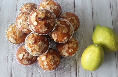 Muffins moelleux au citron et amande.