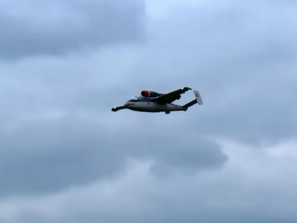 Le Heinkel HE-162, avec une motorisation à pulsoréacteur.