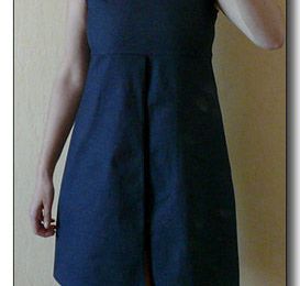 Une robe tablier...