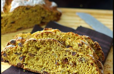 Irish soda bread à la farine de lupin & raisins secs marinés ... un pain express 