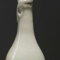 Petite bouteille en « porcelaine Blanc de Chine », Chine, Dynastie Qing, 18°-19° siècle
