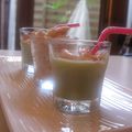 Milk-shake avocat-pamplemousse au crabe