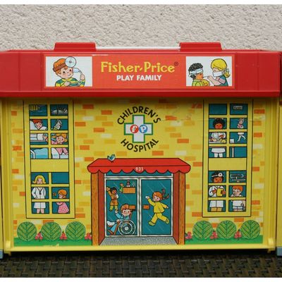 Fisher Price : #931 Play Family Children's Hospital