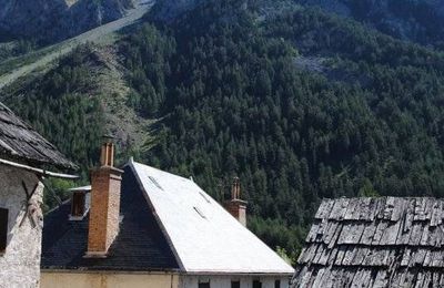 Elle aimait ses montagnes pour ce qu'elle étaient : des montagnes et pas des usines.