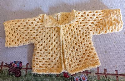 Le monde des enfants - un gilet pour Dolly