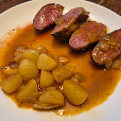 Magret de canard braisé aux navets