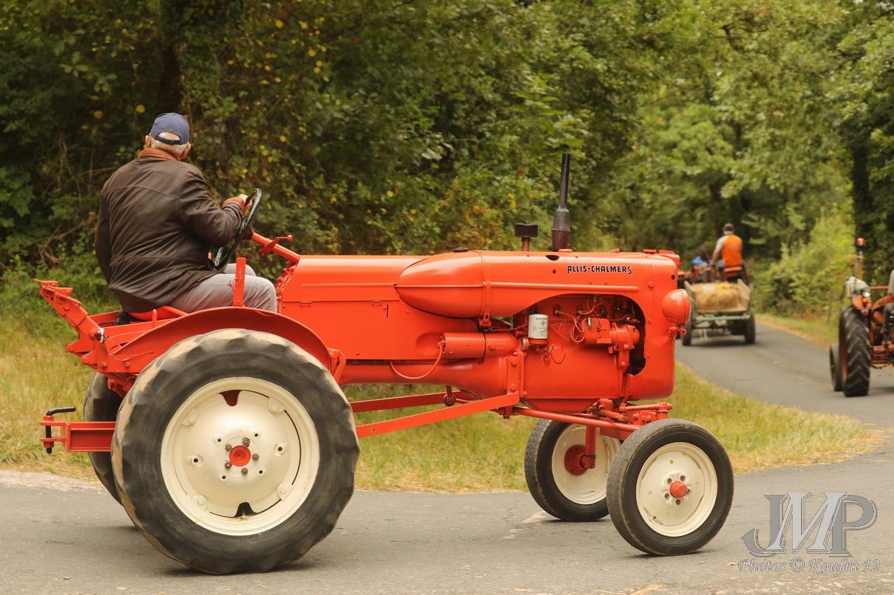 009 - Tracteur Allis Chalmers - D270 - 27 CV -    - années 1954 / 1957