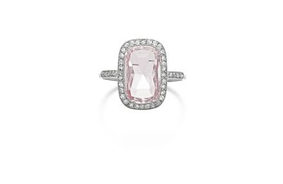 Attractive diamond ring, Cartier, circa 1905