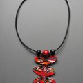 Collier fimo : ton rouge