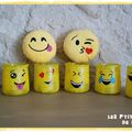 DIY déco récup : faire une déco Emoji avec des pots de yaourts en verre