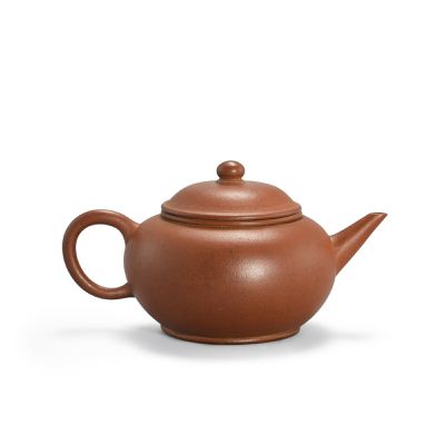 A Yixing red stoneware teapot, Gongju mark, Qing dynasty, 19th century