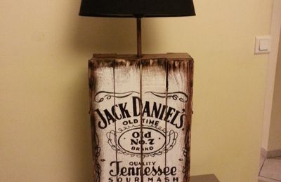 Lampe Design Jack Daniel's en palette
