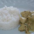 Un peu d'exotisme dans votre assiette: poulet au lait de coco et au curry