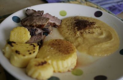 Magret de canard, emporte-pièces et cacao 