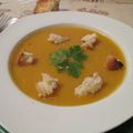 Soupe de légumes, citrouille, lardons fumés