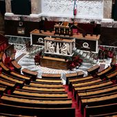 La constitution de la Ve République est-elle adaptée à la nouvelle donne politique ?