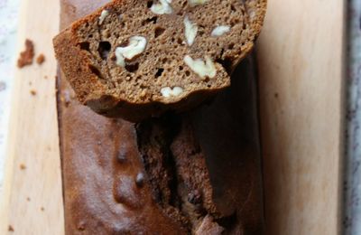 Cake à la farine de châtaigne et aux noix