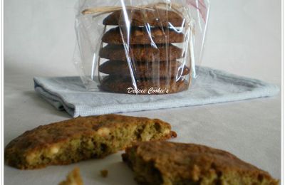 Cookies au thé Matcha, chocolat blanc et noisettes concassées