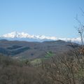 Vue sur les Pyrénées encore enneigées