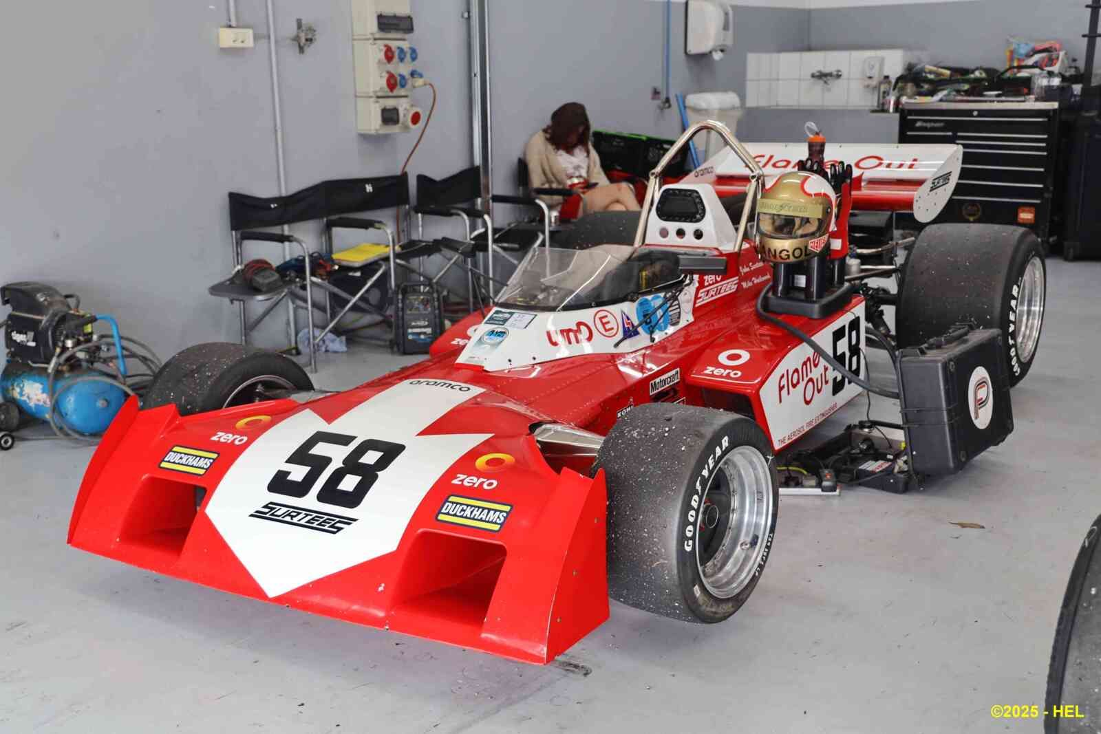 Surtees TS 9B-05 F1 3L_11 - 1971 [UK] HL_GF