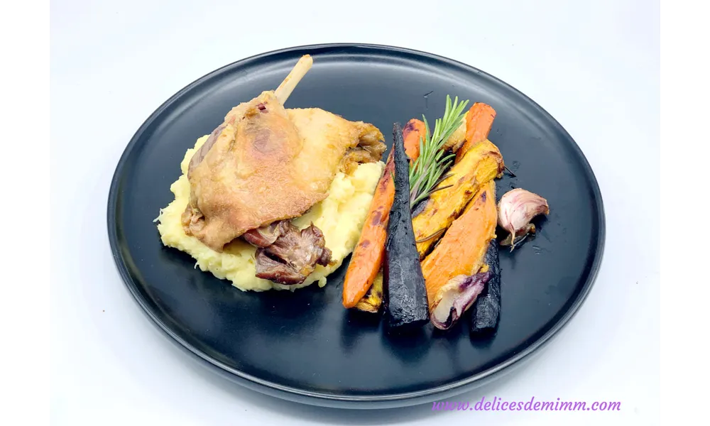 Canard confit, purée de panais et légumes racines au four