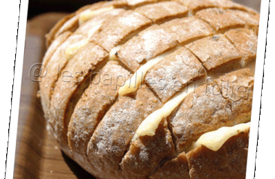 Pain à l'ail et emmental pour l'apéritif (pull apart bread)