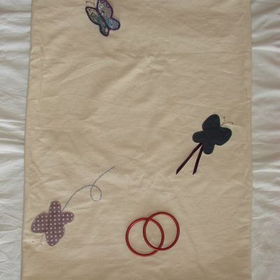 Une écharpe de portage, un cadeau de naissance très apprécié !