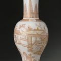 A large iron-red and gilt yen-yen vase, Qing dynasty, Kangxi period (1662-1722)