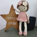 Une petite poupée crochetée