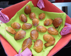 Madeleines aux tomates séchées et au parmesan