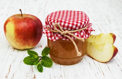 gelée de pommes maison aux épluchures