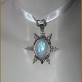 Pendentif Elfique Etoile Medieval Fantasy Labradorite Blanche Rainbow Moonstone Elven Star Pendant 